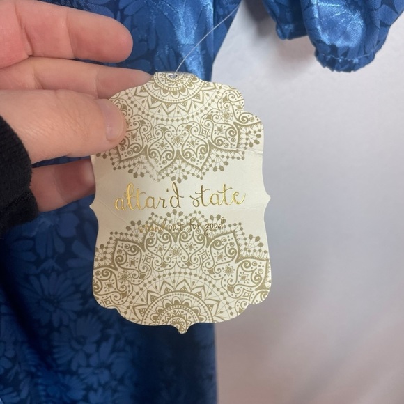 NWT Altar’d State Jocelyn Floral Daisy Puff Sleeve Satin Dress in Blue Size S - Picture 10 of 14